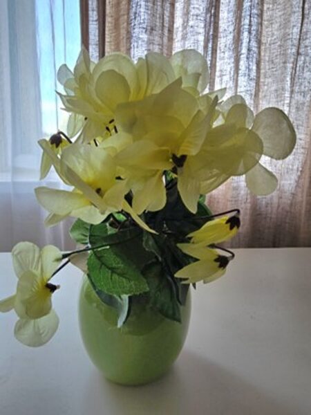 Artificial flowers No. 438 - a bouquet of alpine violets